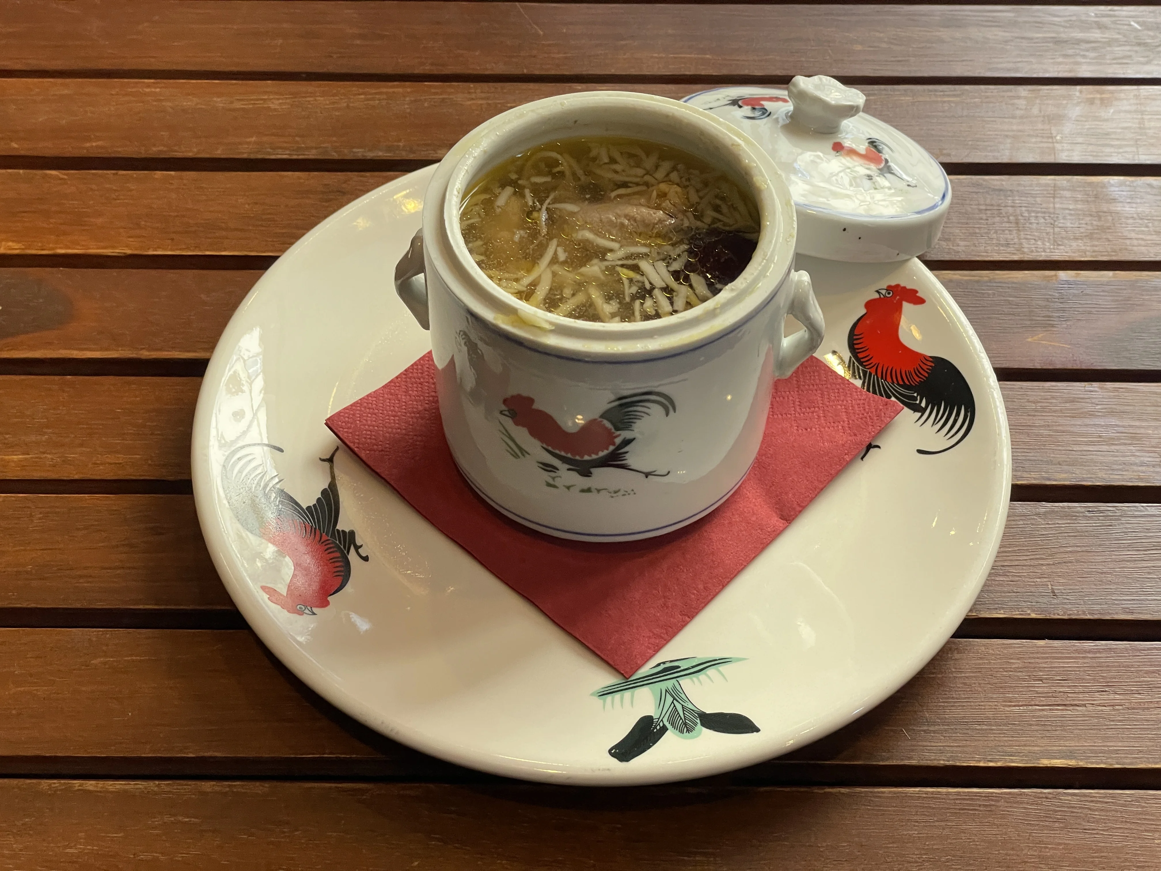 Kokosnuss-Kraftsuppe mit Huhn